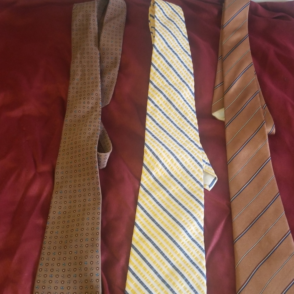 LOT OF 3 DESIGNER SILK NECKTIES TIE FERRAGAMO, Dio